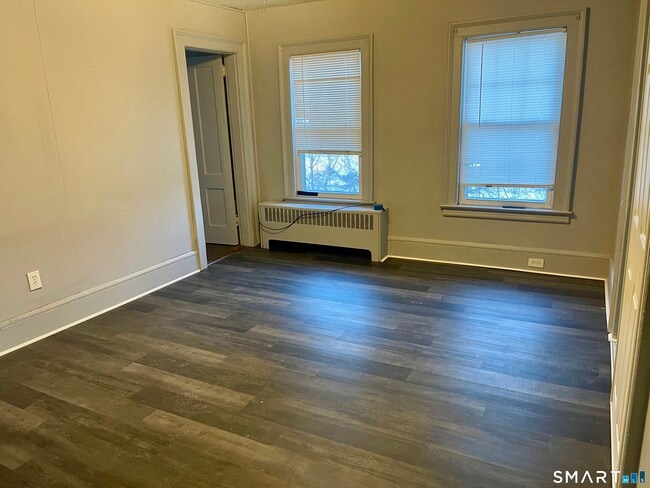 Building Photo - 41 Strickland St