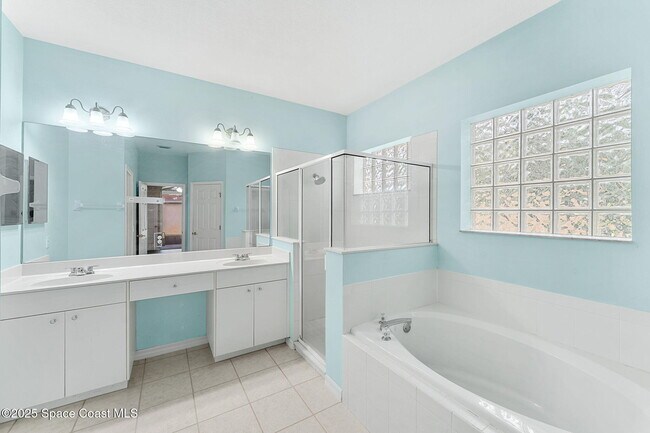 Building Photo - 1774 Sun Gazer Dr