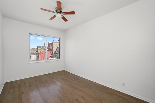 Building Photo - 1156 W 19th Pl