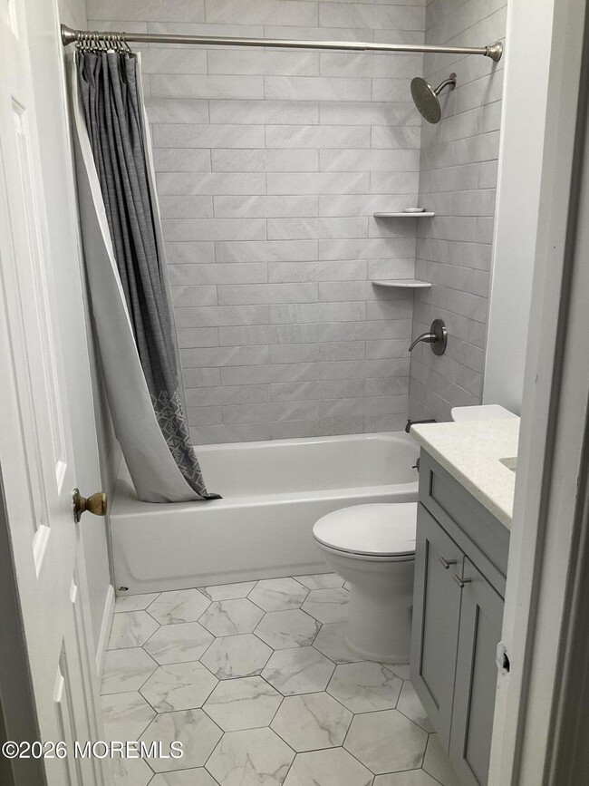 Building Photo - 37 Dogwood Dr