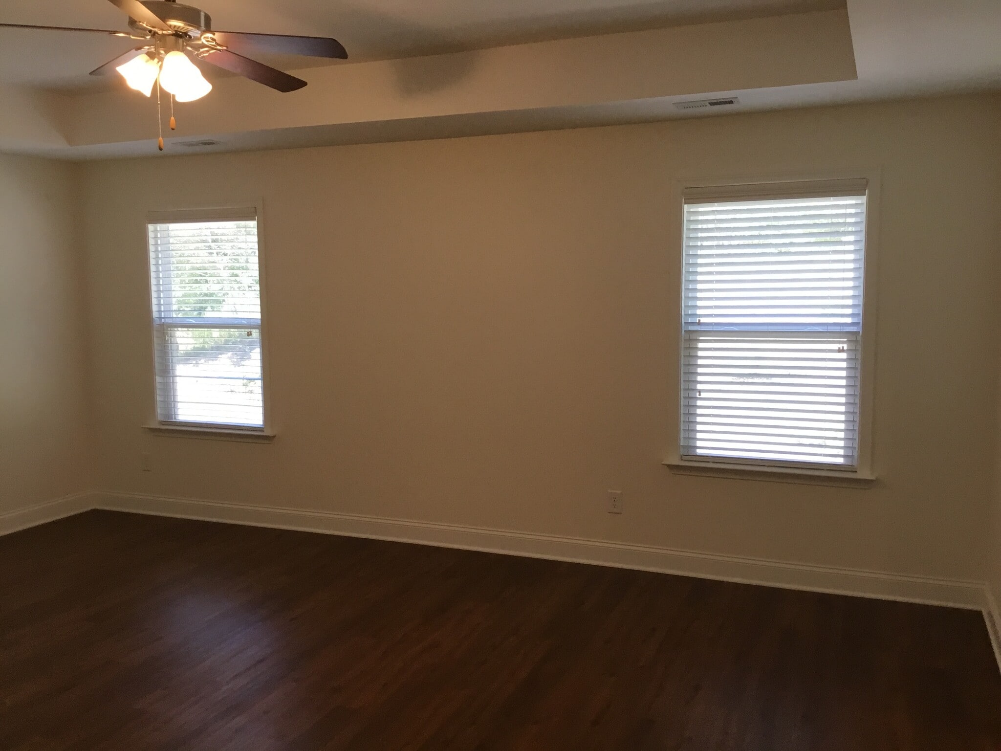 Building Photo - 206 Southfork Ln