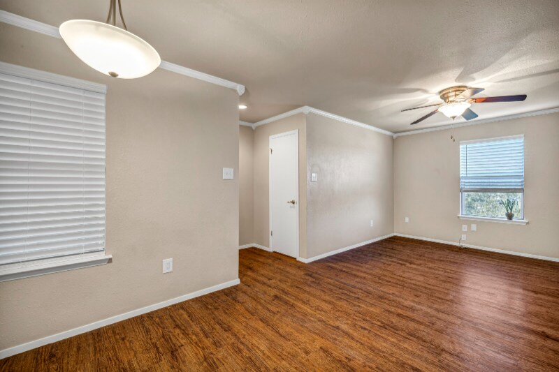 Building Photo - 525 Jones Ave