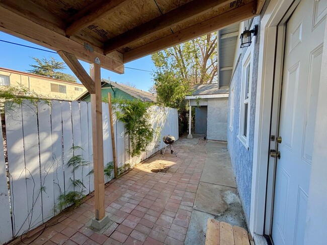 Building Photo - Charming Pasadena 2-BR/2-BA House with Det...