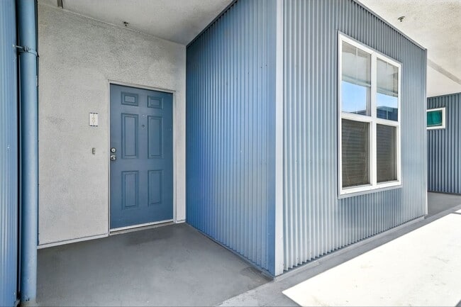 Building Photo - Spacious Andante Top-Floor 2/2 Condo Available Now!