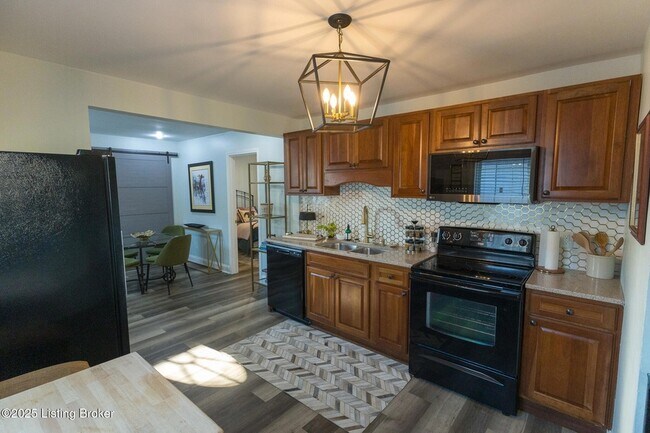 Building Photo - 720 Gheens Ave