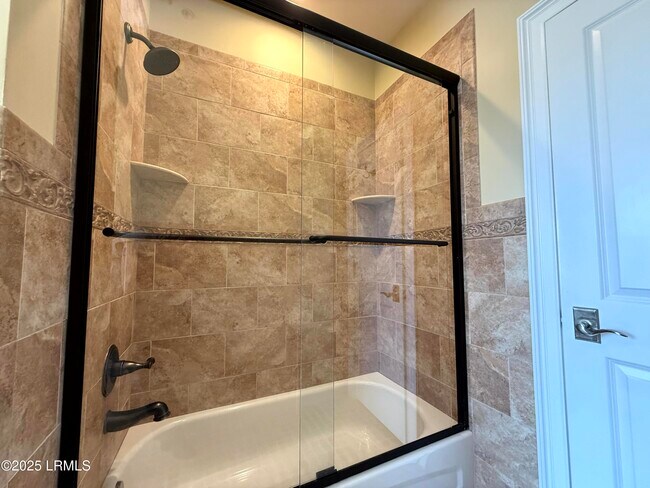 Building Photo - 54 Battery Crk Clb Dr