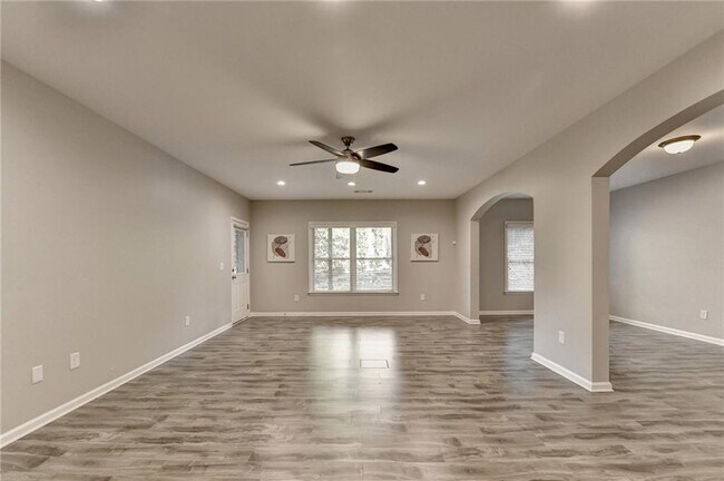 Building Photo - 11653 Parkside Ave