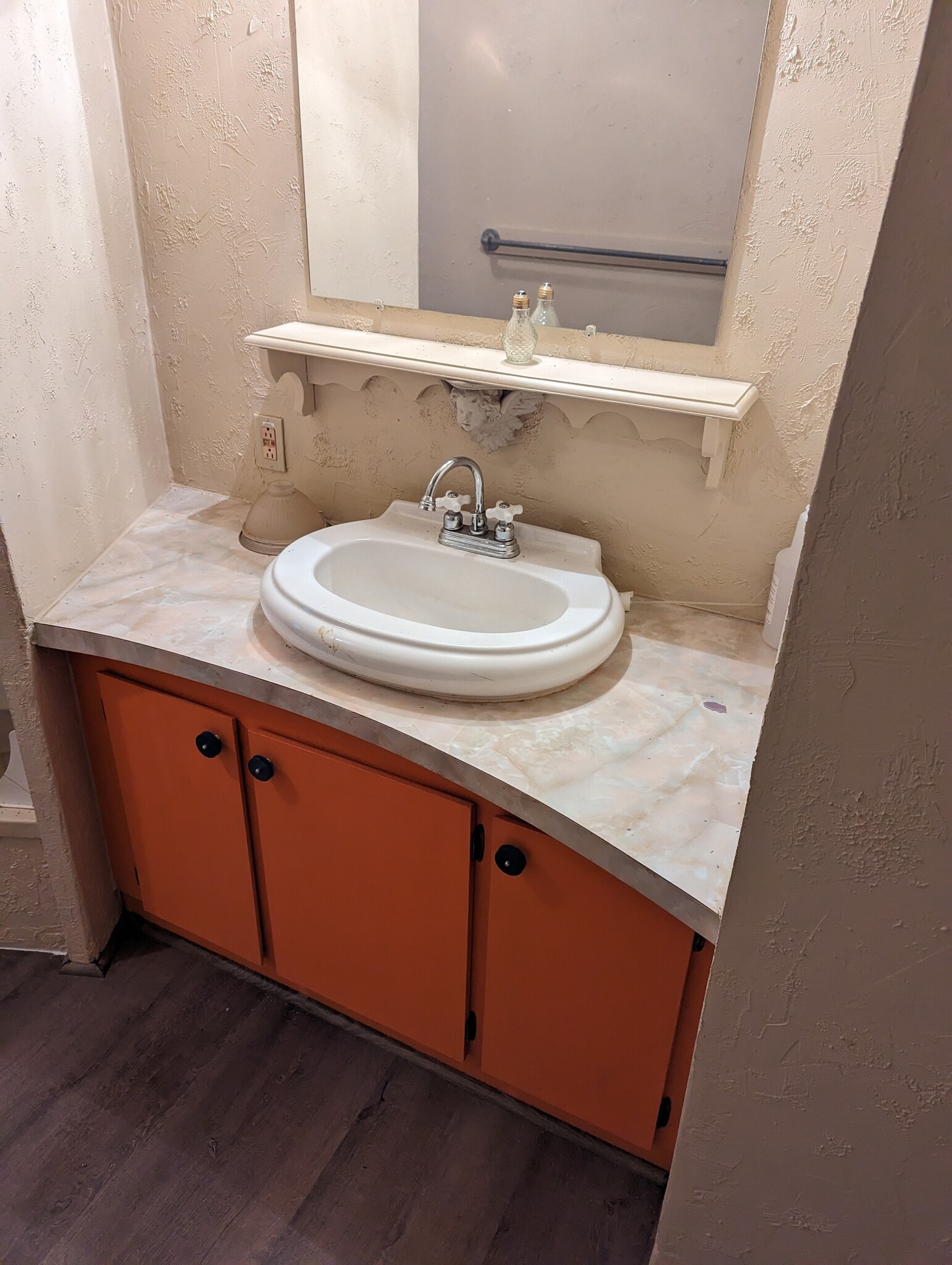 2nd bathroom vanity - 6255 Bellwood Dr
