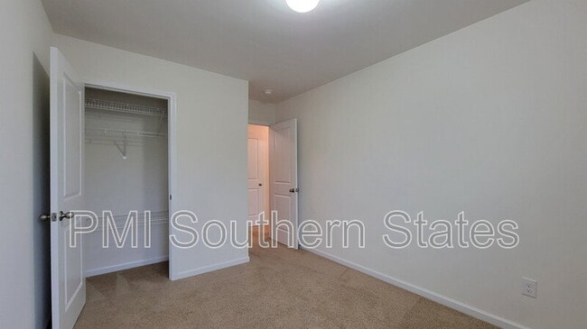 Building Photo - 31 Moorlyn Ln