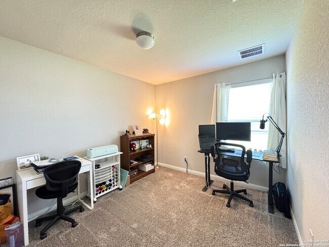 Building Photo - 1324 Moby Dr