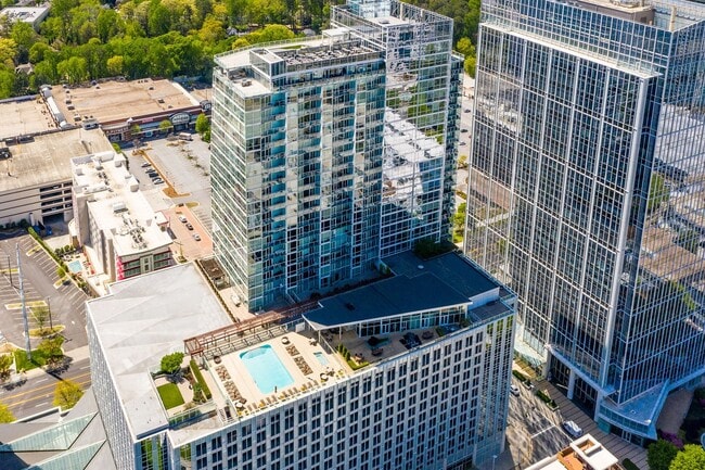 Building Photo - 10 Terminus Luxury 2 Bedroom Condo in Hear...