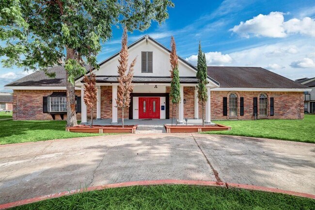 Primary Photo - 10627 Sandpiper Dr