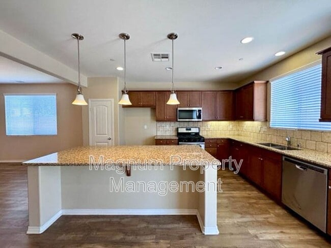 Building Photo - 34726 Yellow Root Ct