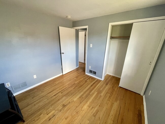 Building Photo - 440 Brierly Ln