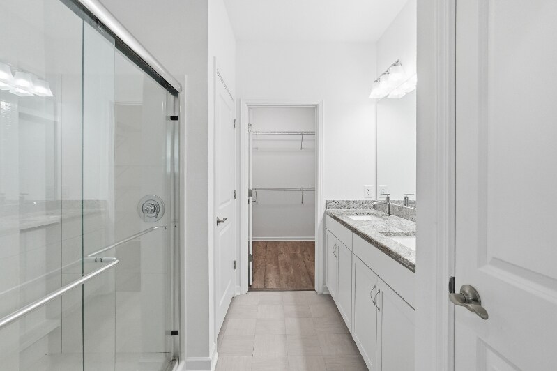 Building Photo - 8632 Tropics Ave