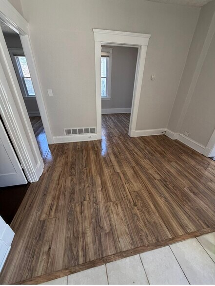 Side entry - 1563 E 45th St