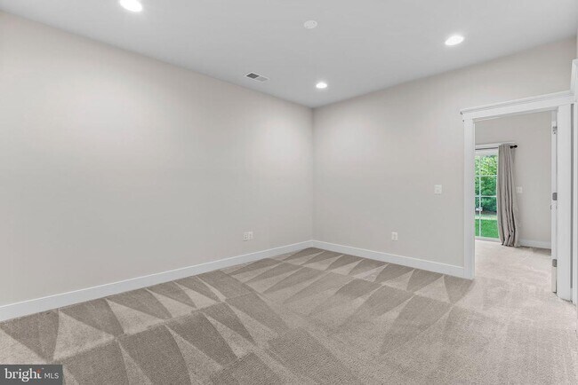 Building Photo - 207 Miles Hawk Terrace