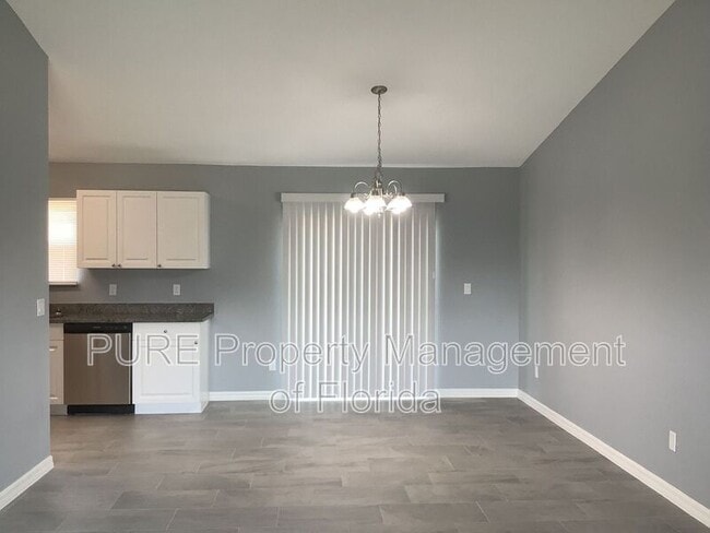 Building Photo - 2629 SW 175 Loop