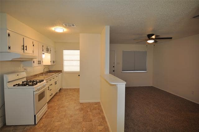 Building Photo - 6304 Dream Ln