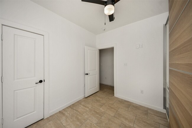 Building Photo - 450 Rd 5512