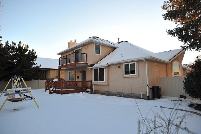 Building Photo - 6943 Hollow Ridge Rd