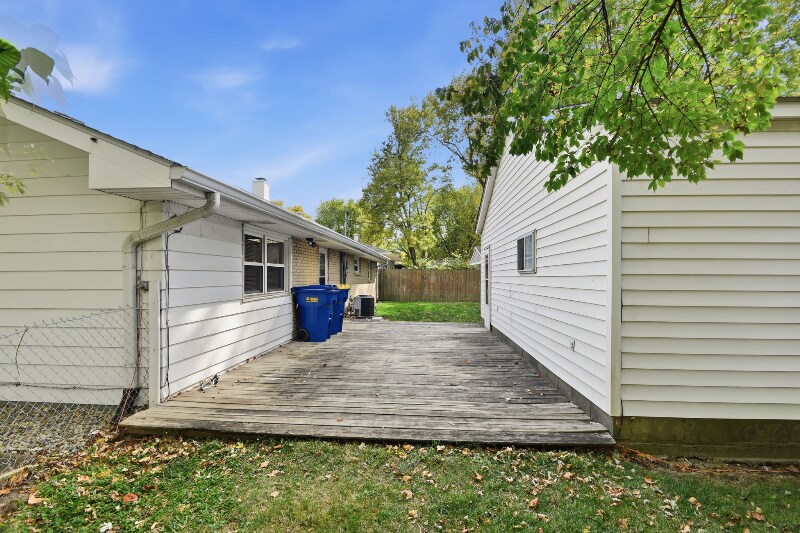 Building Photo - 5104 Elmhurst Dr