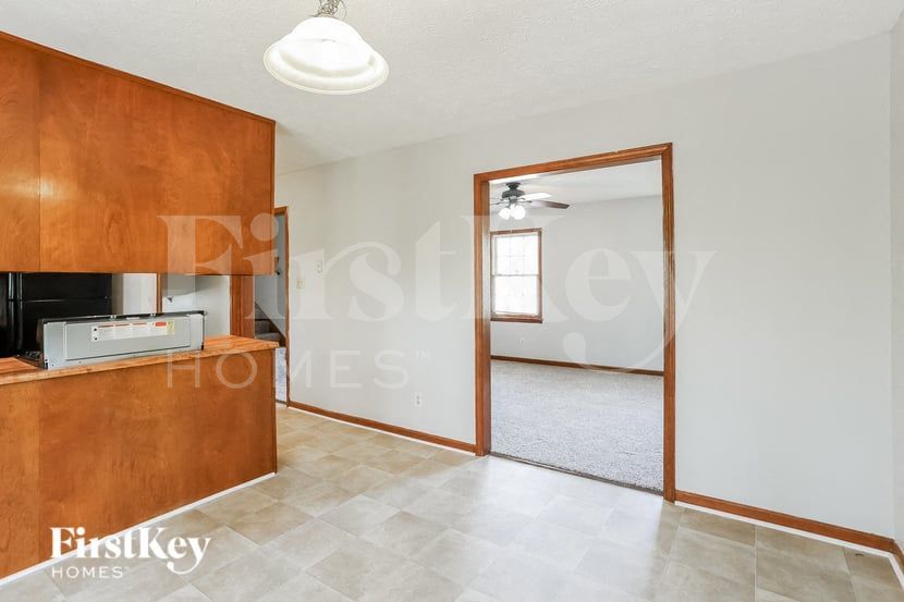 Building Photo - 240 Summerwood Ln