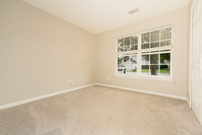 Building Photo - Serenity Meets Everyday Convenience!