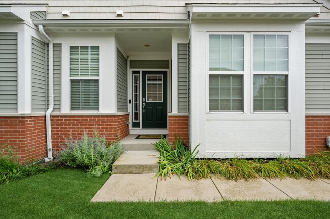 Building Photo - 3146 Valcour Dr