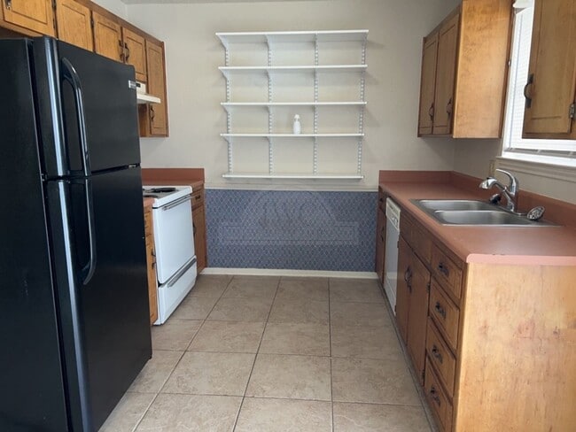 Building Photo - 206 Sorrell Dr