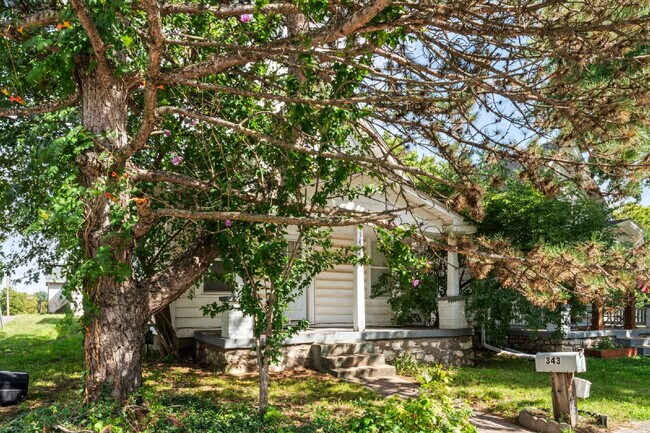 Building Photo - Furnished, short-term rental just blocks from KU Med available now!