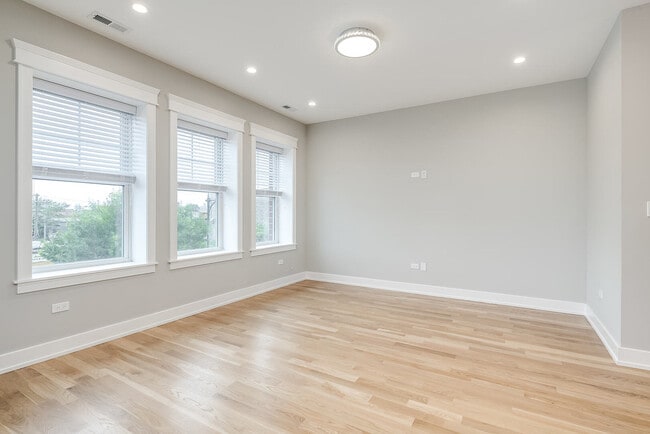 Building Photo - 2145 S Halsted St