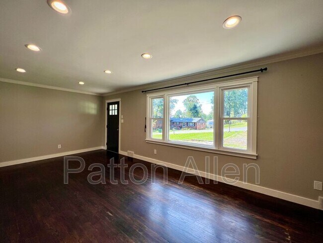 Building Photo - 3 Mt Royal Dr