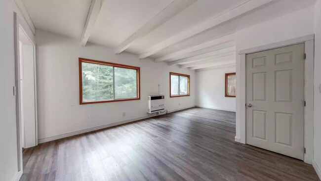 Building Photo - Gated, Pet-Friendly Cabin With 1.3 Acres Of Wooded Views