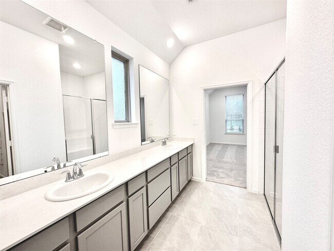 Building Photo - 18330 Tiger Flowers Dr