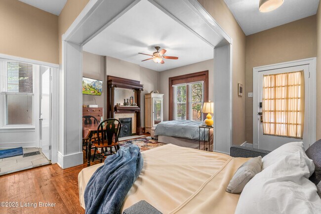 Building Photo - 1236 E Broadway