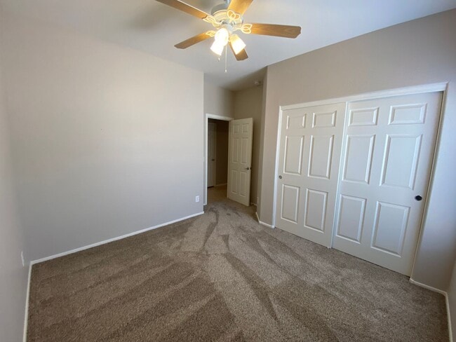 Building Photo - Exceptional 4BR/2BA Home in Magma Ranch! T...