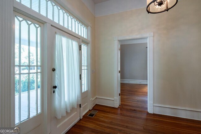 Building Photo - 765 Woodland Ave SE