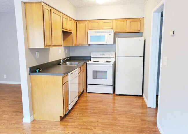 Primary Photo - 563 Lowell Ave