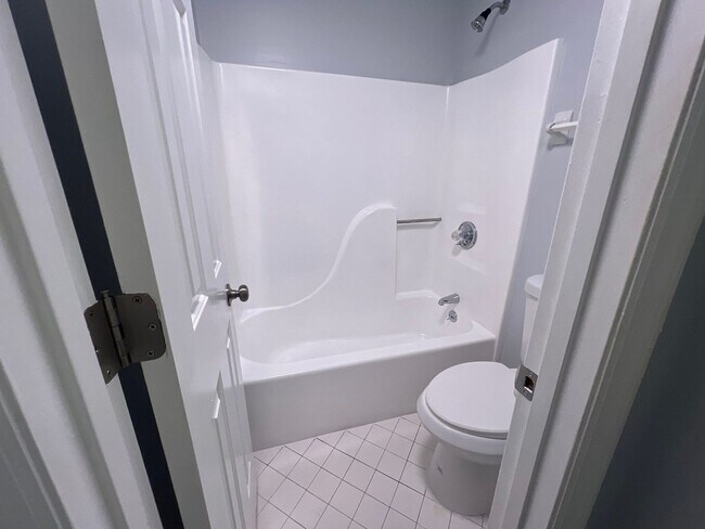 Building Photo - 219 Hickory Forge Dr