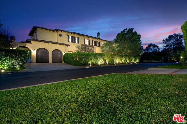 Building Photo - 1221 Minorca Dr