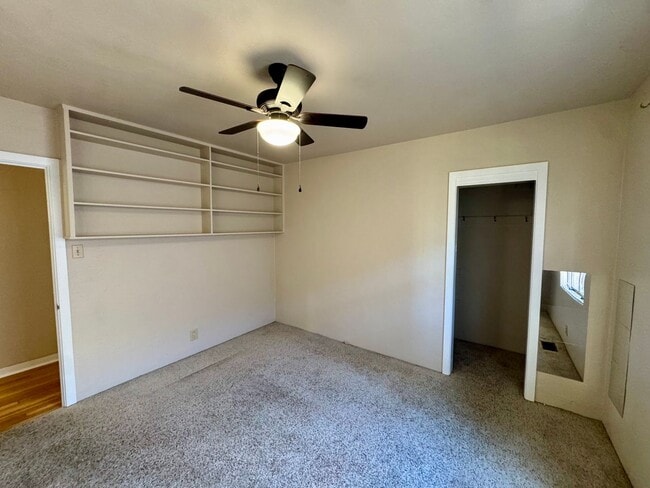 Building Photo - North Campus Gem!