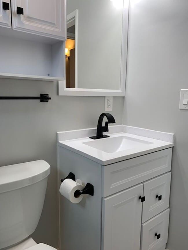 Building Photo - 288 Cahuenga Dr