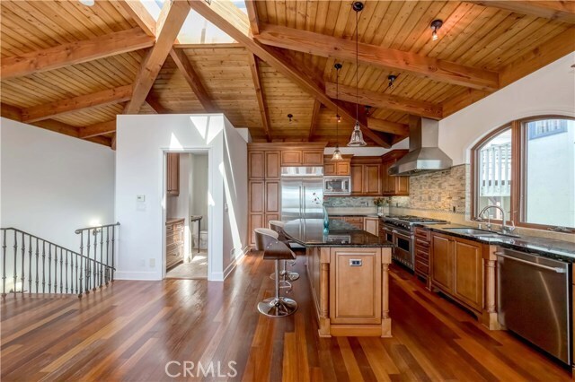 Building Photo - 2816 Manhattan Ave