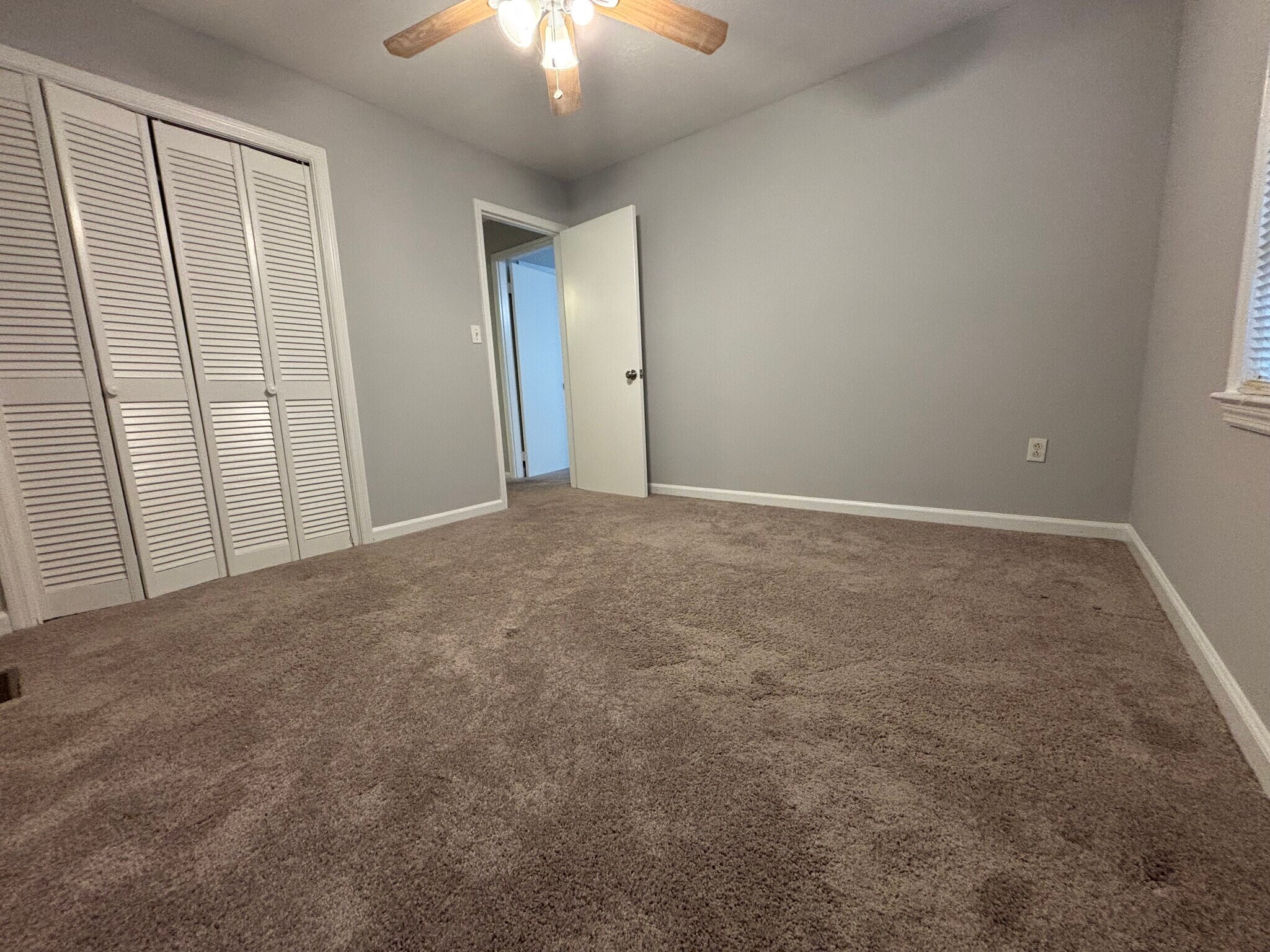 Building Photo - 3211 Country Ln