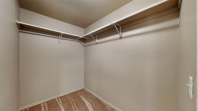 Building Photo - 8520 SW 49th Cir