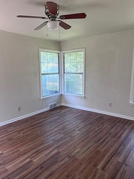 Building Photo - 6956 Park Pl Dr