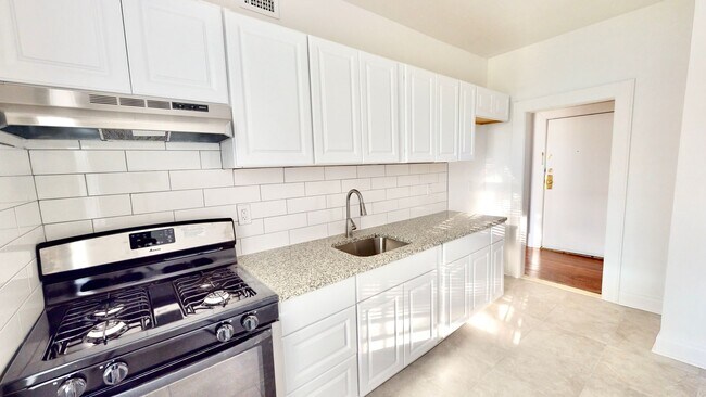 Interior Photo - 255 Prospect St