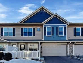 Building Photo - 10902 Everest Pl N