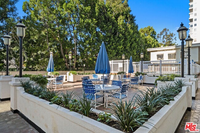 Building Photo - 10535 Wilshire Blvd